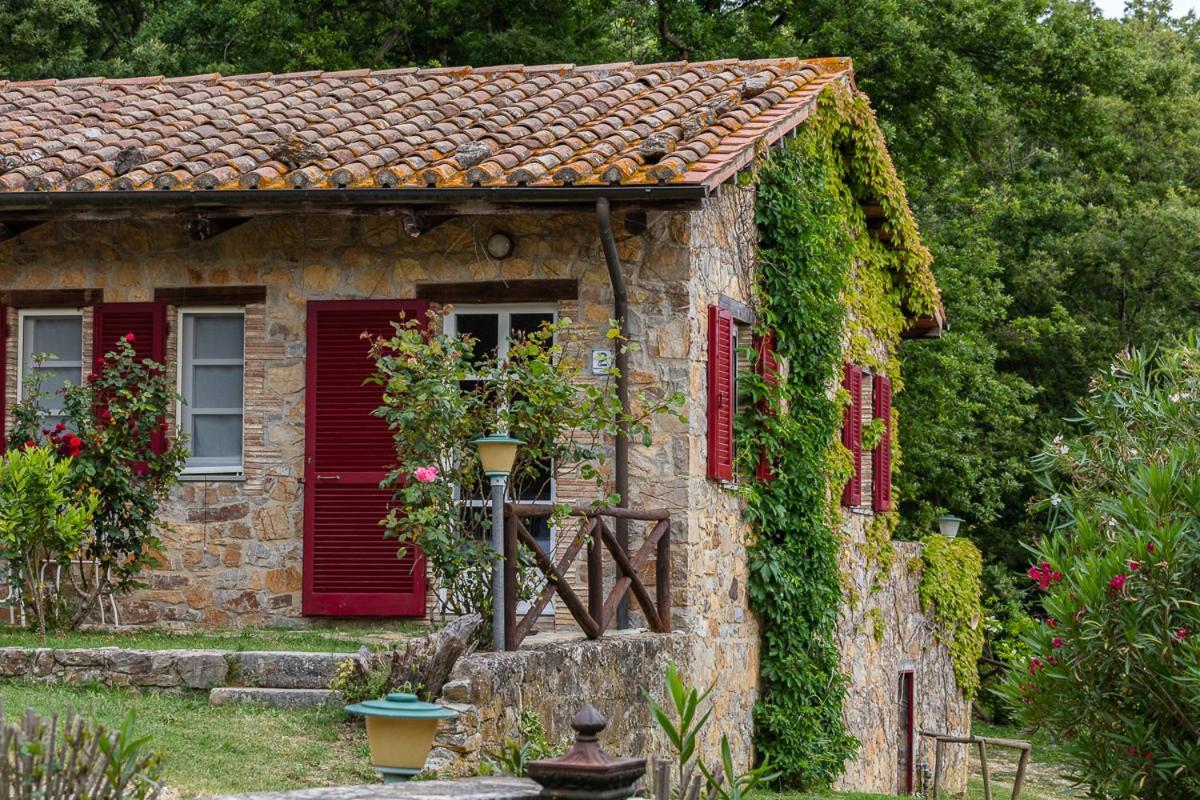 Il Daino Bianco Country Hotel Manciano Buitenkant foto